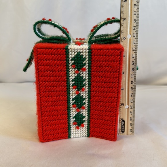 Christmas Tissue Box Cover Plastic Kit Completed Christmas Present Holly Bow - Picture 9 of 9